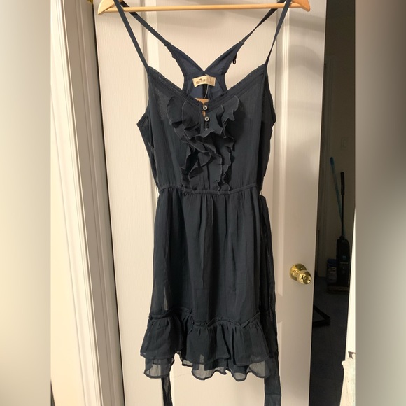 Hollister Women's Top in Navy - Size Small - Picture 1 of 5